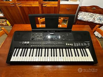 Tastiera Yamaha PSR-E453