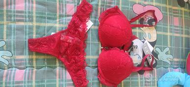 Completo intimo donna rosso tg.I Sì è lei