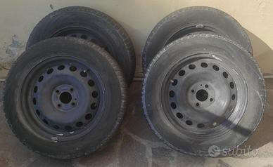 N. 4 cerchi con pneumatici  Dacia Sandero II Serie