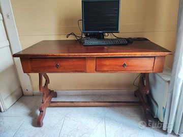 Scrivania antica discrete condizioni