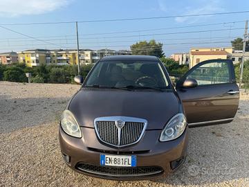 Lancia Ypsilon 1.3 MJT 75 CV 2.999€ PERMUTE