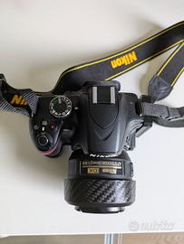 Nikon D3200 + Nikkor 35mm f/1.8 + custodia