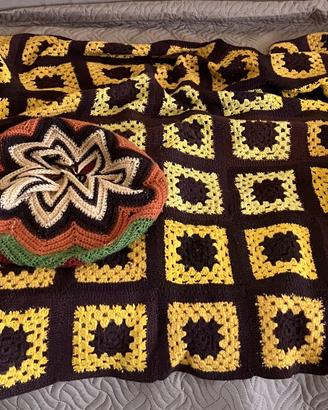Copertina in lana vintage con cuscino tondo