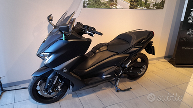 Yamaha Tmax 560