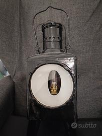 Lanterna a petrolio che veniva utilizzata per segn