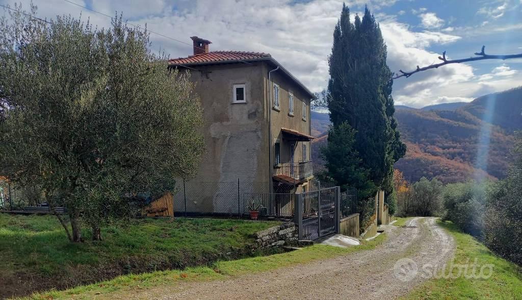 Rustico / Casale di 116 m² con più di 5 locali a A - Vista 4