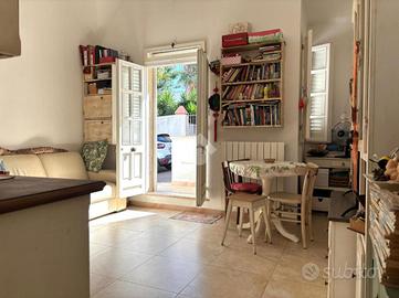 CASA INDIPENDENTE A ALEZIO