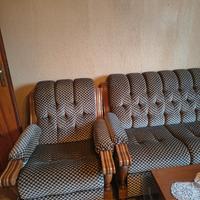 due poltrone e divano letto 