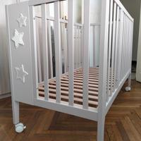 Lettino culla legno bianco decorato