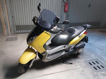 Yamaha xmax 250