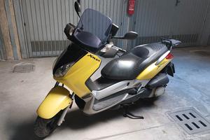 Yamaha xmax 250