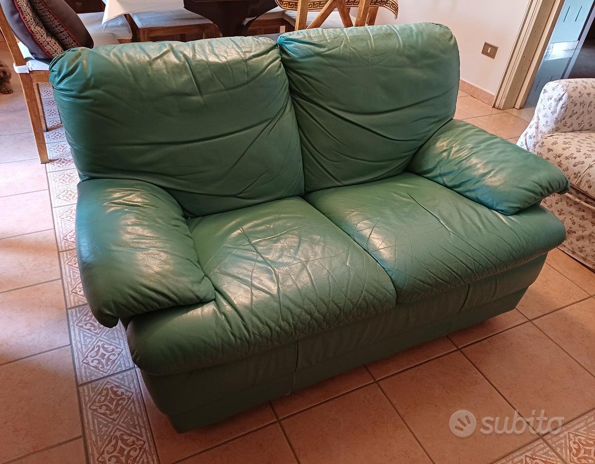 Divano verde acqua Mobili usati