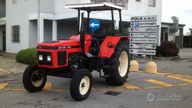TRATTORE AGRICOLO ZETOR MOD. 7211 USATO