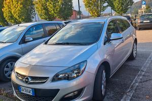 Opel Astra Sport Tourer 1.6 diesel 110 cv - 2014