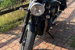 Triumph Street Twin