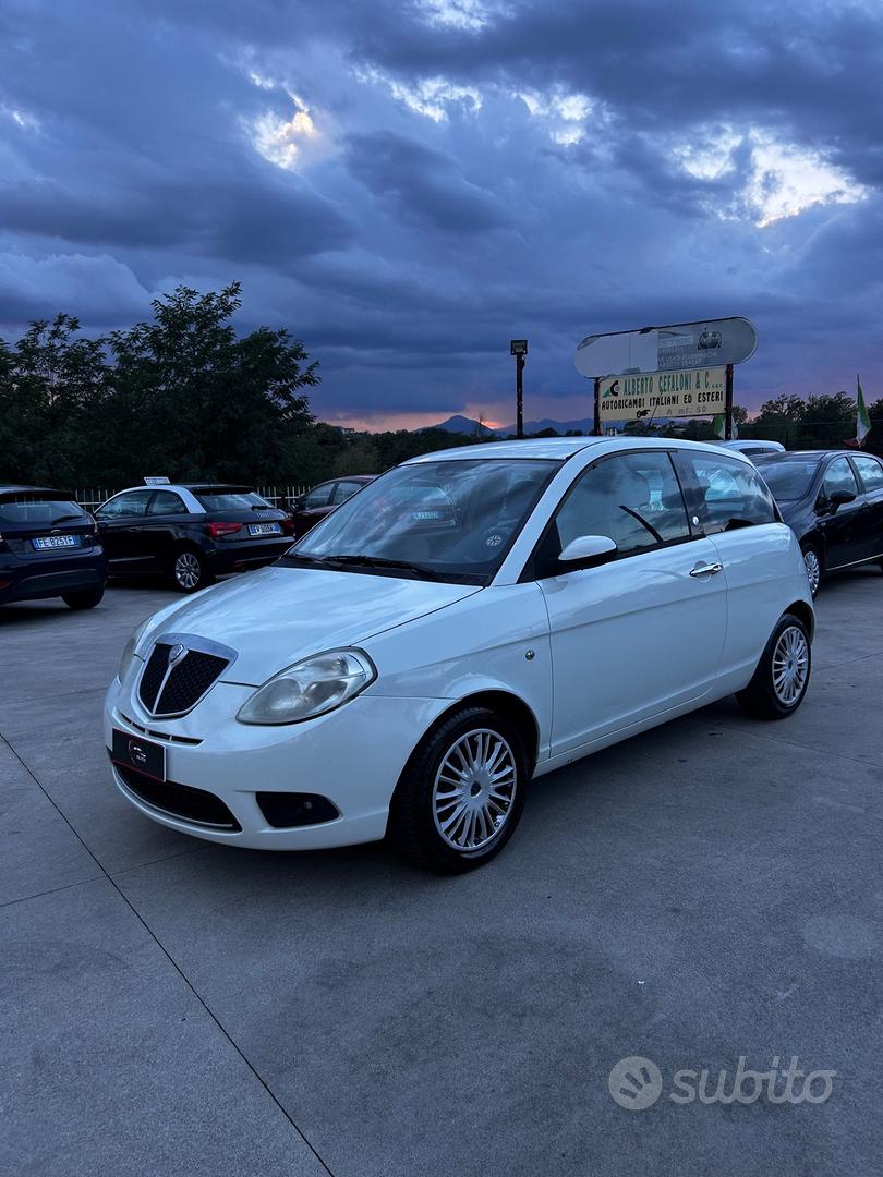 Lancia Ypsilon