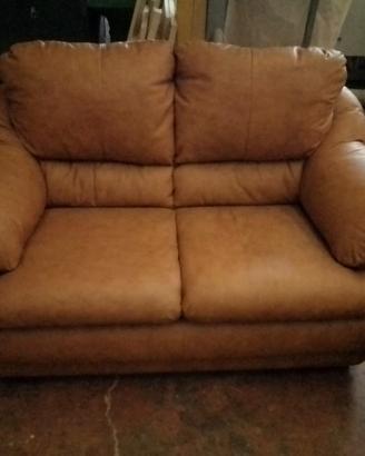 2 divani in pelle marrone 