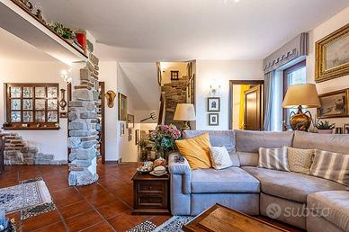 Villa di 195 m² con più di 5 locali e box auto dop
