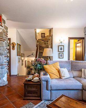 Villa di 195 m² con più di 5 locali e box auto dop