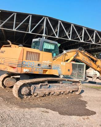 escavatore cingolato