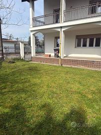 Villetta a schiera di 200 m² con 4 locali e box au