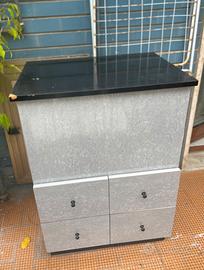 MOBILE D’ARREDO IN REGAL0