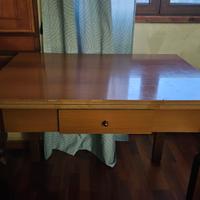 tavolo e sedie da cucina