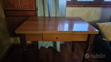 tavolo e sedie da cucina