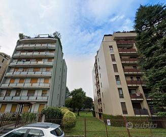 Bilocale Monza con posto auto libero subito