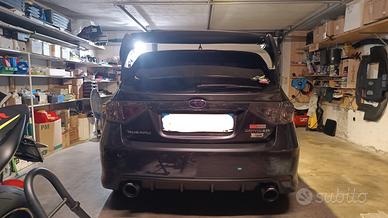 Subaru impreza hatchback scarico doppio