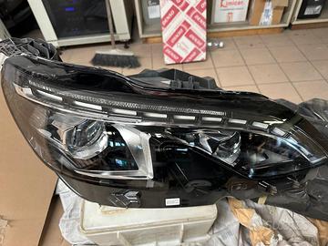 Faro Peugeot 3008/5008 codice 89910239