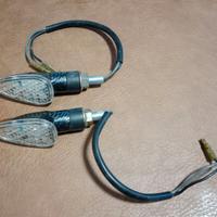 Frecce moto carbon look a led