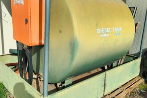 Cisterna Gasolio AMA con Gruppo Pompa e Contalitri