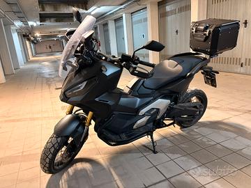 X-Adv 750 -Black Edition
