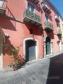 Locale commerciale + deposito Via Pretoria