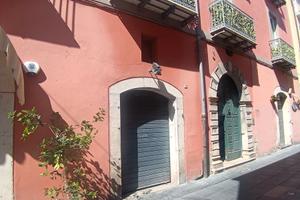 Locale commerciale + deposito Via Pretoria