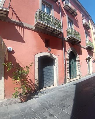 Locale commerciale + deposito Via Pretoria