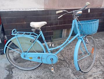 Bicicletta da donna con cestino ricondizionata