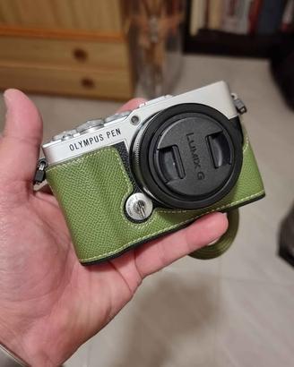 Olympus PEN EP-7 con accessori