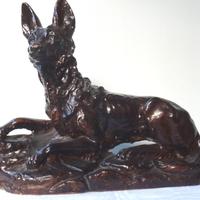 Scultura vintage di cane pastore tedesco