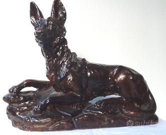 Scultura vintage di cane pastore tedesco