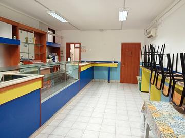 BAR  ARREDAMENTO COMPLETO USATO🥂🍺🍸