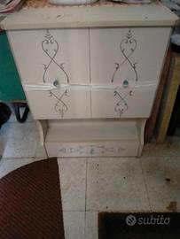 Mobiletto ingresso stile shabby