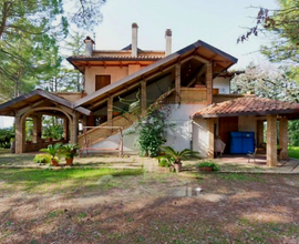 Villa luminosa con ampio giardino a pianella