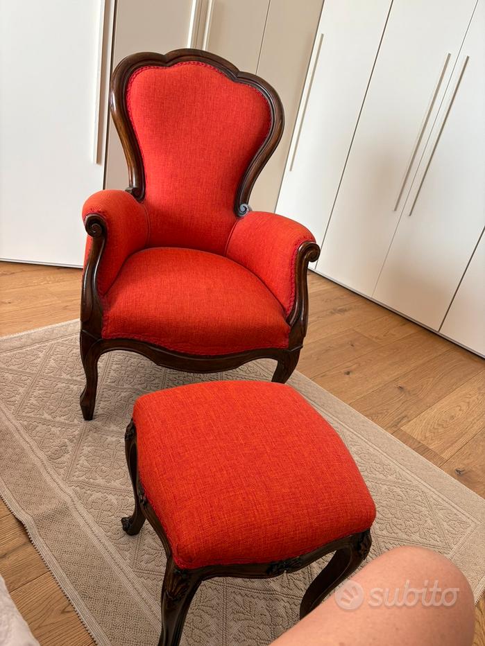 Poltrona e poggiapiedi Mobili usati