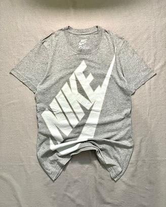 T-Shirt Nike Old style anni 2000