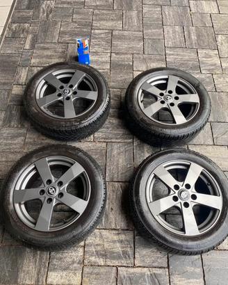 Cerchi in lega toyota Auris 2014