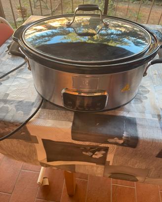 Slow cooker