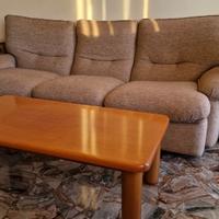 Tavolino basso in legno