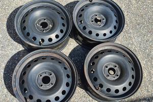 4 cerchi in ferro r16 usati renault capture